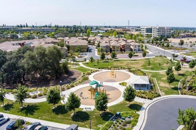 2145 Capri Dr in Roseville, CA - Building Photo - Building Photo