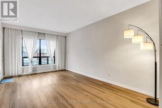 633 St Clair Ave W in Toronto, ON - Building Photo - Building Photo