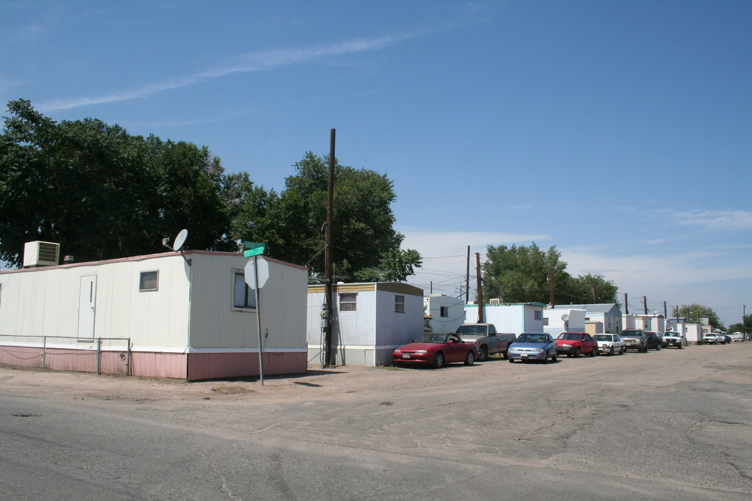 Longview Mobile Home Park in Denver, CO - Building Photo