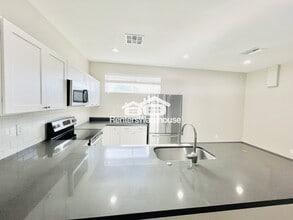 1437 E Roosevelt St in Phoenix, AZ - Building Photo - Building Photo