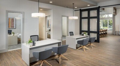 10881 Caladesi Ave, Unit B2 in Tampa, FL - Building Photo - Building Photo