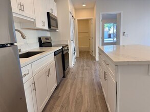 3227 Stonybrook Dr in Anaheim, CA - Building Photo - Building Photo