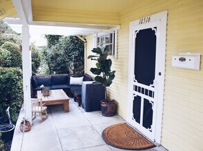 10516 Blythe Ave in Los Angeles, CA - Foto de edificio - Building Photo