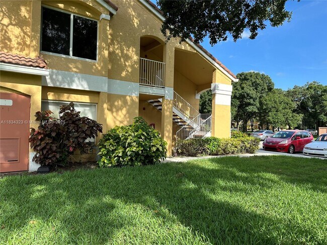 2647 NW 33rd St in Oakland Park, FL - Building Photo - Building Photo