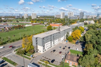 4979 Bathurst Street Apartments in Toronto, ON - Building Photo - Building Photo