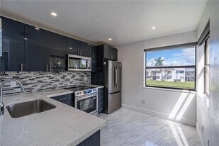 1031 Adams Ave in Homestead, FL - Building Photo