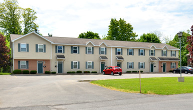 Lewiston at Meadow Lane in Clinton, NY - Building Photo - Building Photo