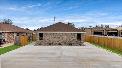 2209 Ithaca Ave in McAllen, TX - Building Photo - Building Photo