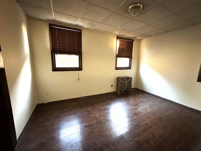 306 John St, Unit #2 in Harrison, NJ - Building Photo - Building Photo