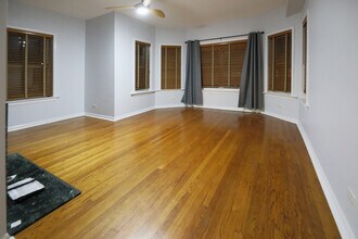 6042 N Kenmore Ave in Chicago, IL - Building Photo - Building Photo