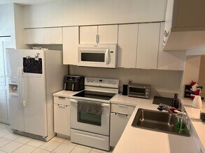 9 Whitehead Cir in Weston, FL - Building Photo - Building Photo