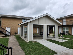 306 W Avenue D in Rosebud, TX - Building Photo - Building Photo