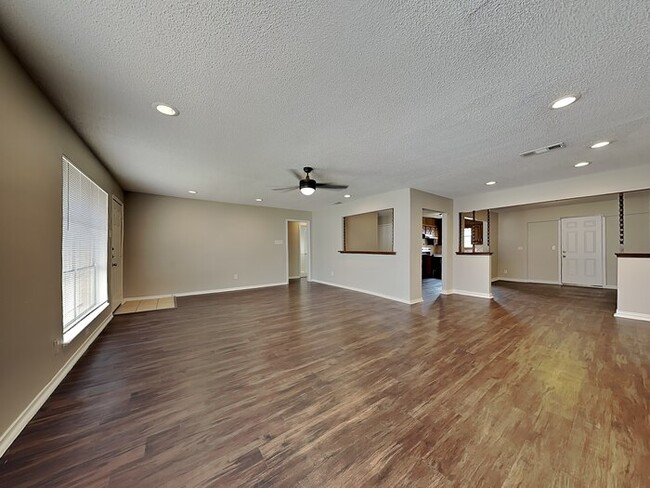 1609 Parkhaven Dr, Unit 504 in Seagoville, TX - Building Photo - Building Photo