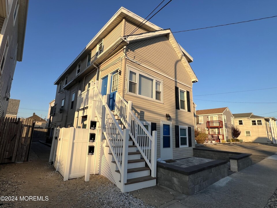 132 Lincoln Ave in Seaside Heights, NJ - Building Photo