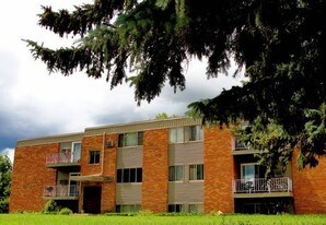 Valley Terrace Apartments in Minot, ND - Building Photo