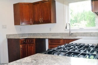 44 Howard St in Bloomfield, NJ - Building Photo - Building Photo