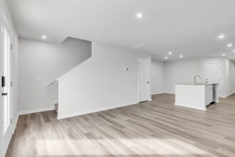 1271 Forestbrook Ln in Spartanburg, SC - Foto de edificio - Building Photo