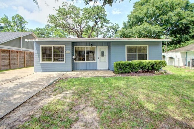 950 Lamonte Ln in Houston, TX - Building Photo - Building Photo