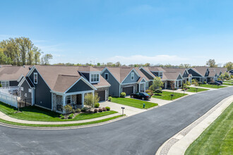 The Courtyards at Hidden Ravines in Lewis Center, OH - Building Photo - Building Photo