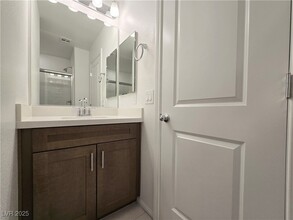 5717 CRENELLATED St in Las Vegas, NV - Building Photo - Building Photo