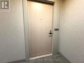 8 Interchange Wy in Vaughan, ON - Building Photo - Building Photo