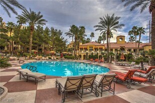 220 E Flamingo Rd in Las Vegas, NV - Building Photo