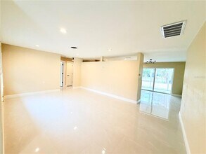 4866 Huntington St NE in St. Petersburg, FL - Building Photo - Building Photo