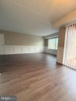 125 Clubhouse Dr SW in Leesburg, VA - Building Photo