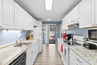 8740 Roswell Rd in Atlanta, GA - Building Photo - Building Photo