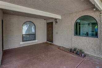 3105 Plaza De Rosa in Las Vegas, NV - Building Photo - Building Photo