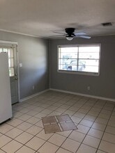 302 Hunter Dr in Ocean Springs, MS - Building Photo - Building Photo