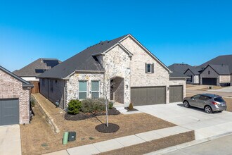 South Oak in Little Elm, TX - Building Photo - Building Photo