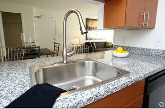 Withington Apartments* in Jackson, MI - Foto de edificio - Building Photo