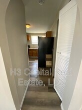 1693 Market St in Madison, IL - Building Photo - Building Photo