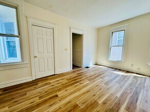 621 E Burnett Ave, Unit A in Louisville, KY - Foto de edificio - Building Photo