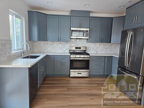 5600 Genoa St in Oakland, CA - Building Photo - Building Photo