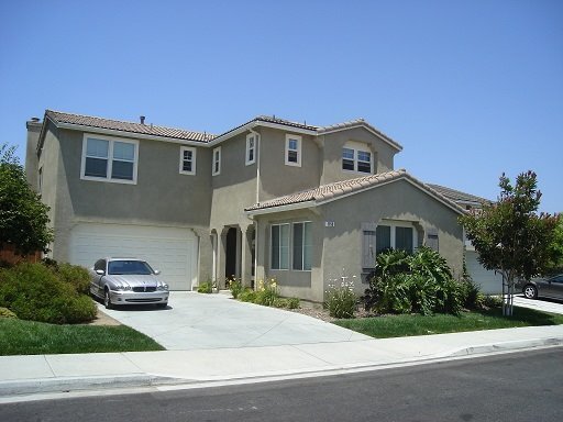 1153 Midnight Way in Oceanside, CA - Building Photo