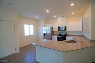 4755 Zodiac Sky Ave in North Las Vegas, NV - Building Photo - Building Photo