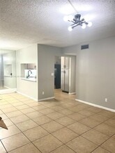 8215 Sun Spring Cir in Orlando, FL - Building Photo - Building Photo