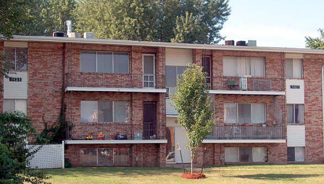 Raytown Apartment in Raytown, MO - Building Photo - Building Photo