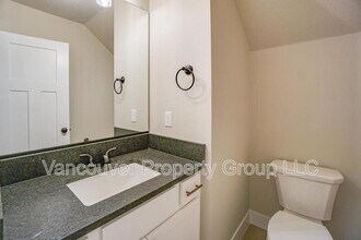 2217 E Juniper Cir in La Center, WA - Building Photo - Building Photo