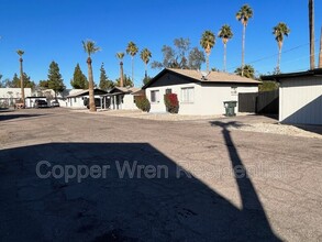 2416 W Coolidge St in Phoenix, AZ - Foto de edificio - Building Photo