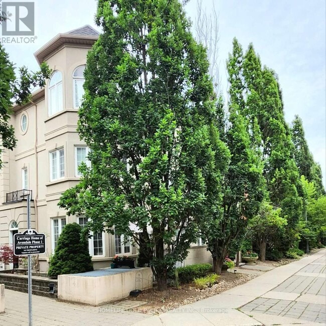 property at 11-511 Everson Dr