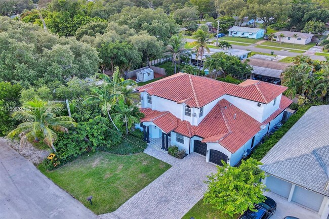 property at 1207 SW 21st St