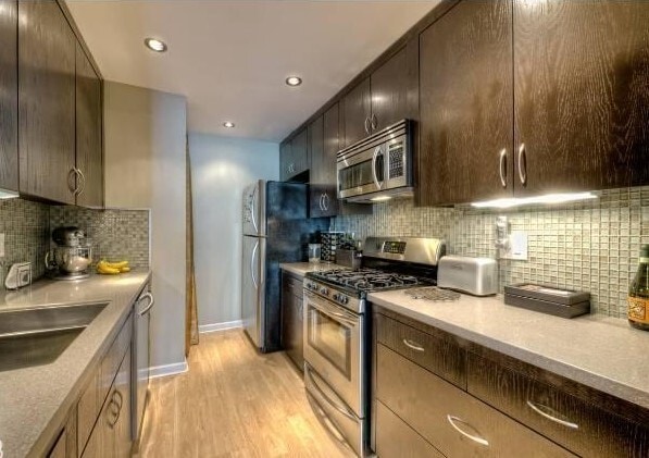 2707 Abbot Kinney Blvd, Unit 206 in Venice, CA - Building Photo - Building Photo