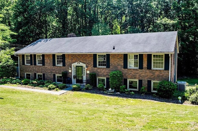 property at 3230 Kinnamon Rd