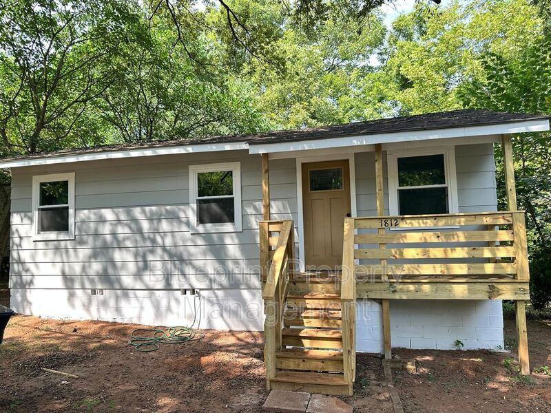 1812 Crescent Ave in Bessemer, AL - Building Photo
