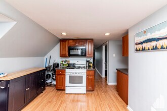 1332 W Barry Ave, Unit 3 in Chicago, IL - Building Photo - Building Photo