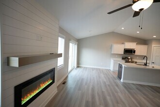 335 Marie Ave in Norwalk, IA - Building Photo - Building Photo