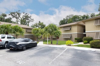 130 Jasmine Woods Ct in Deltona, FL - Building Photo - Building Photo